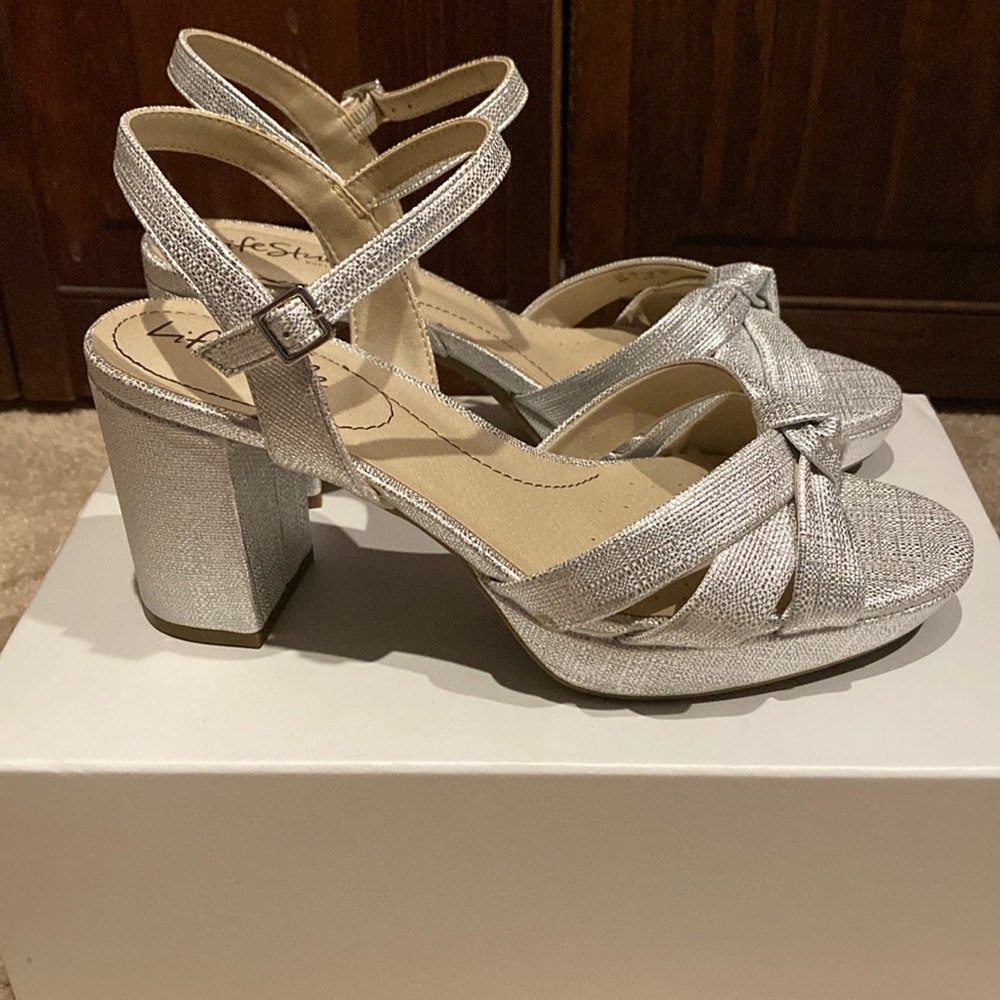 Life Stride Soft system block heels